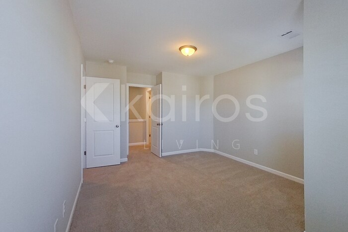 Building Photo - 908 Silent Barge Cv