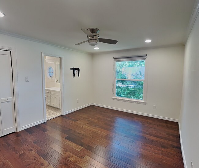 Building Photo - Style, Space & Sophistication in the Heart of Overton West!