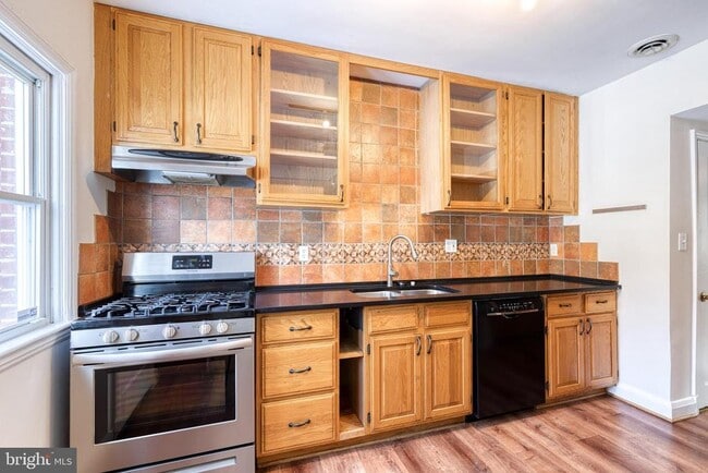 Building Photo - 3918 Beech Ave