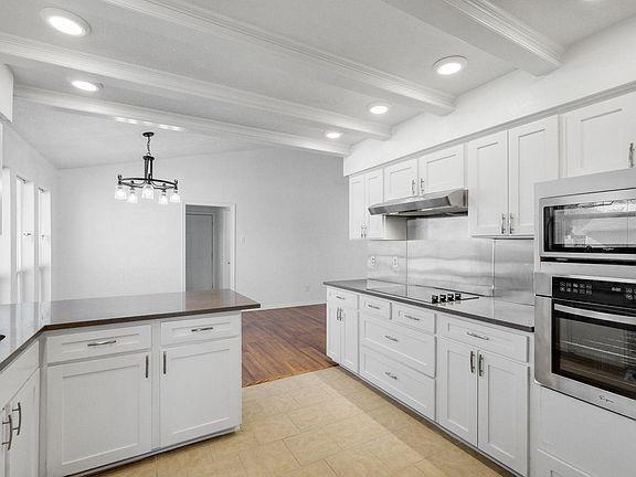 Building Photo - 1710 Hanover Dr