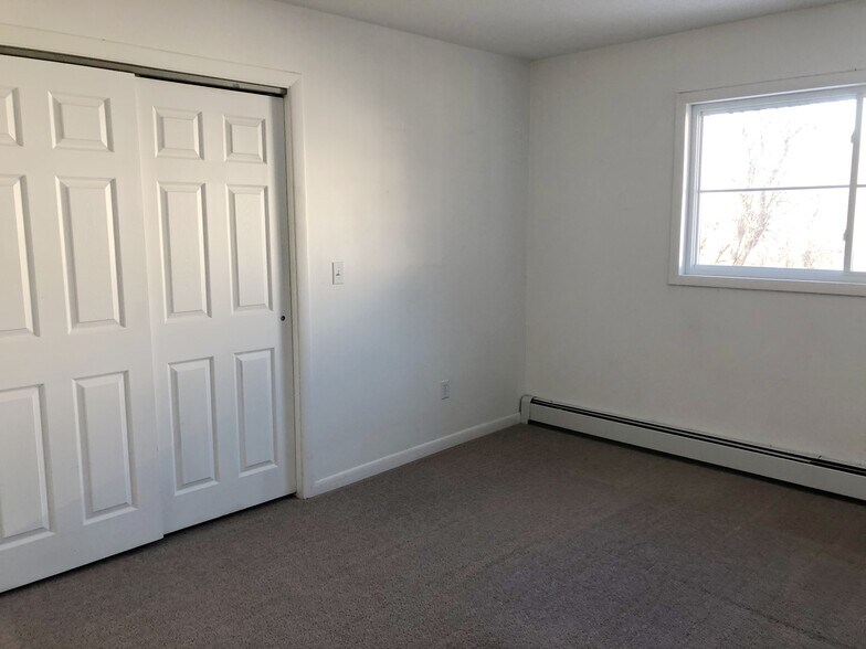 Building Photo - 49 VT-15