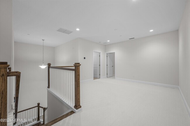 Building Photo - 23 Oak Pk Dr