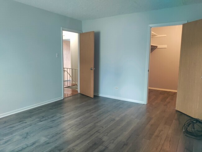 Building Photo - 20 Cour Masson
