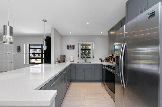 Building Photo - 9981 SW 13th Ter