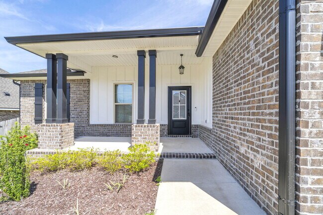 Building Photo - 4603 Jayhawk Dr