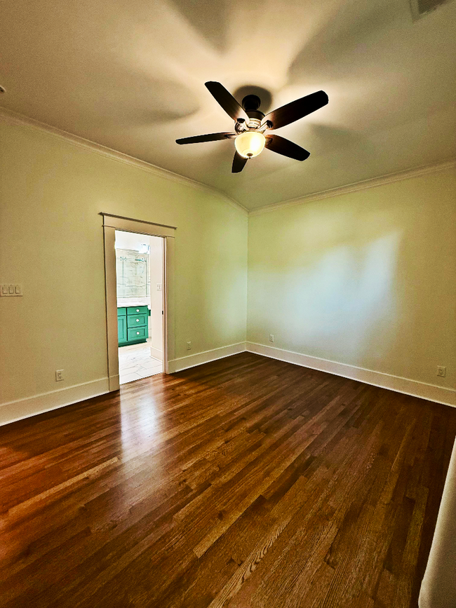 Building Photo - Beautifully Updated Historic Home in Midto...
