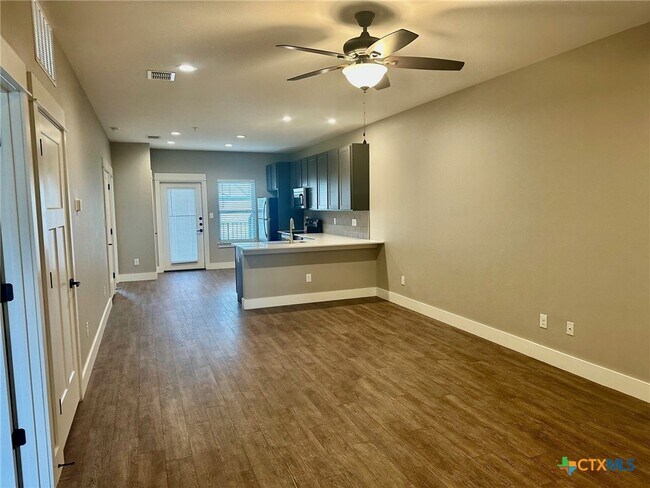 Building Photo - 311 Craddock Ave