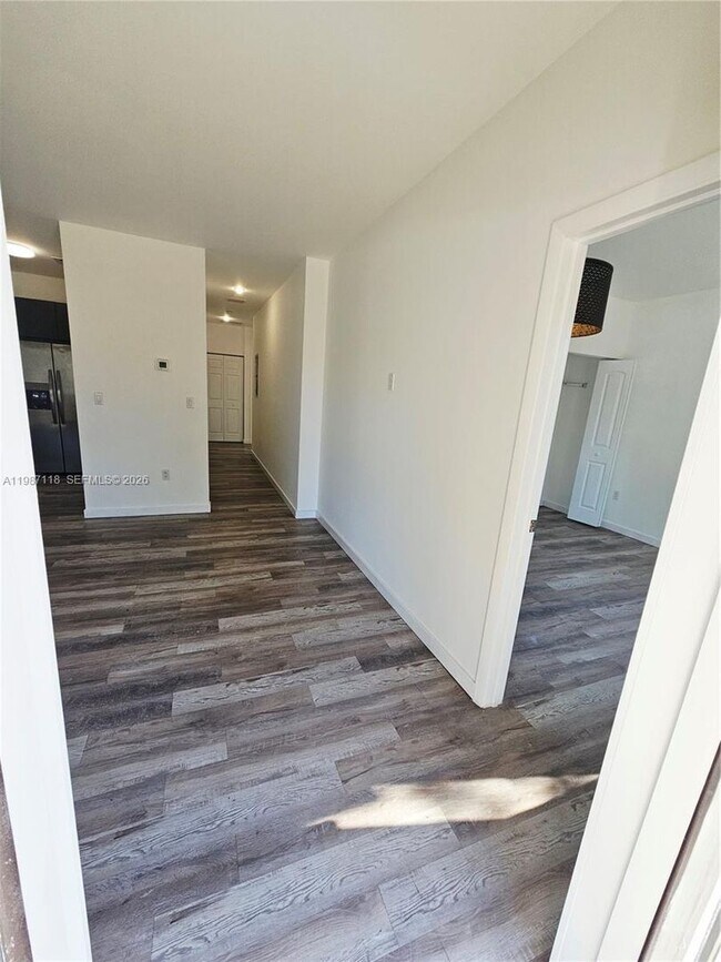 Building Photo - 127 NE 184th Terrace