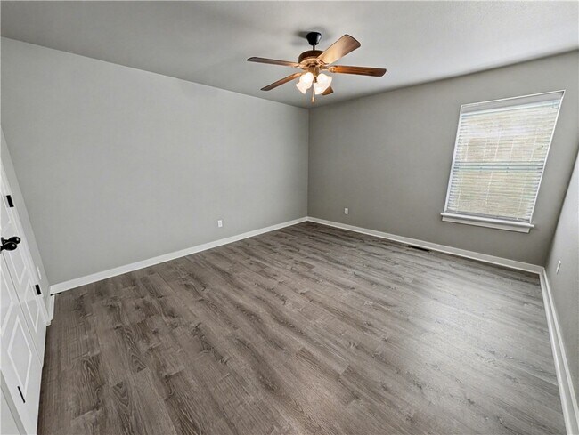 Building Photo - 396 N Torc Ln