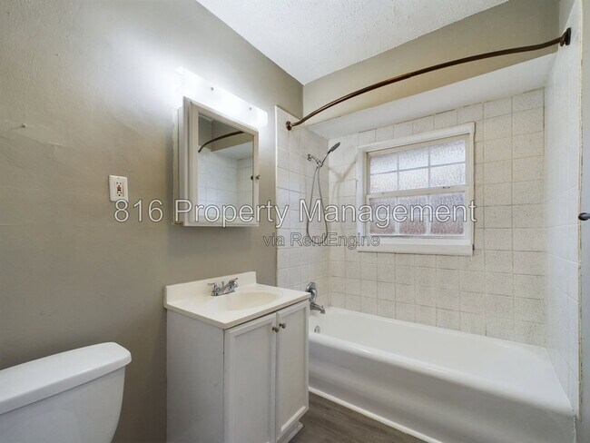 Building Photo - 5912 Paseo Blvd