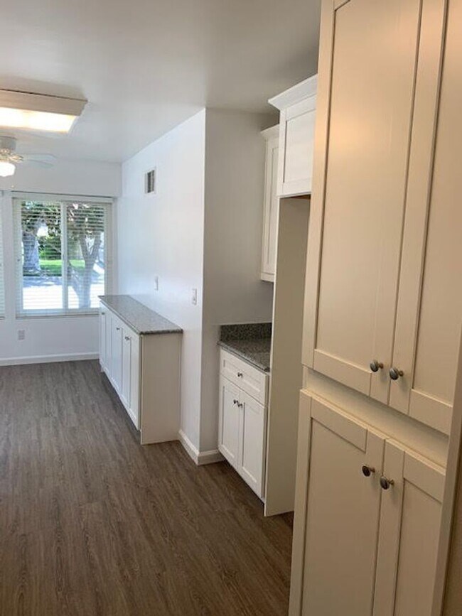 Building Photo - A beautiful Del Mar model for lease in Leisure Village