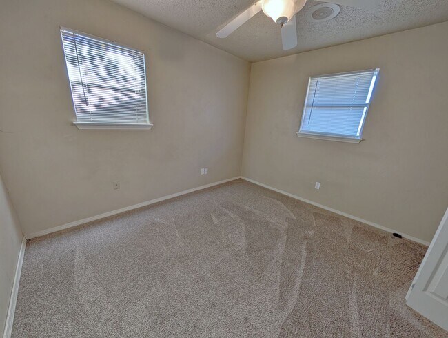 Building Photo - Great Home in Midwest City