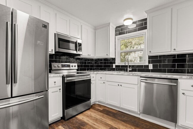 Building Photo - 3621 Redbird St