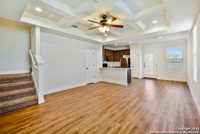 Building Photo - Stunning Duplex Located in New Braunfels, all appliances included!!