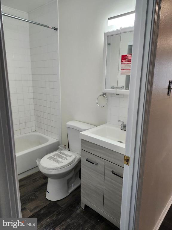 Building Photo - 13 Reliance Ct