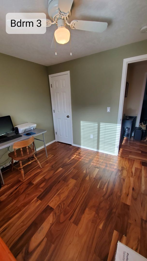 Building Photo - Charming 3 Bed, 2 Bath House with 2 Car Garage, Fenced Backyard and Central AC!