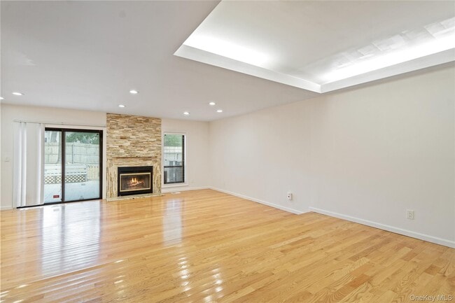 Building Photo - 236 Hamlet Dr