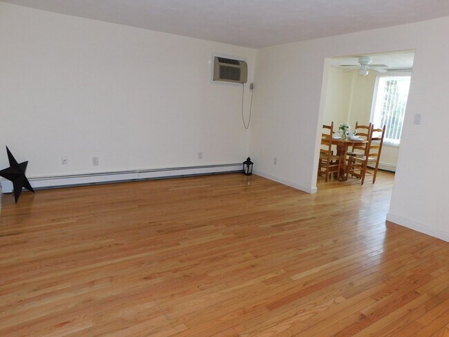Building Photo - 251 Neponset St