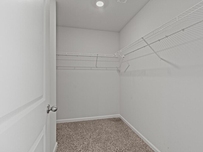Building Photo - ASK ABOUT RENT SPECIAL! Fantastic Location – Spacious 3 Bedroom Townhome with Rear-Entry Garage!