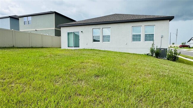 Building Photo - 2928 Poppy Ave