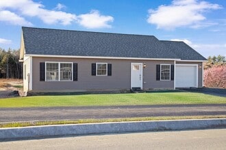 Building Photo - 5 Hickory Ct