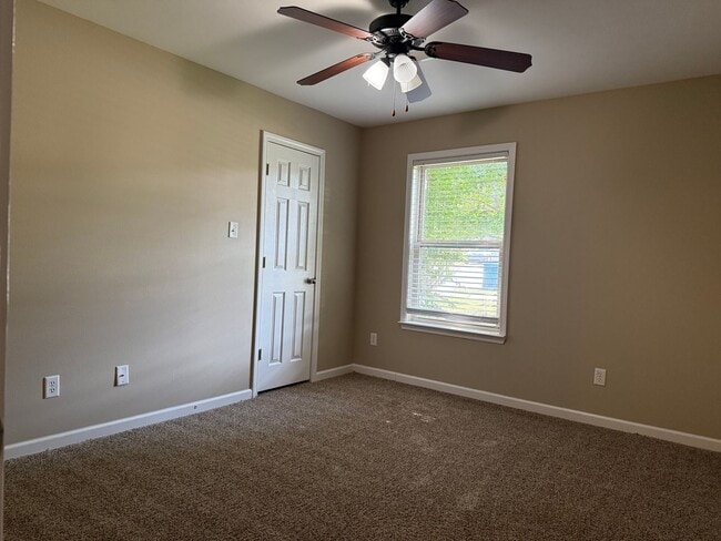 Building Photo - 2110 Richland Park Dr