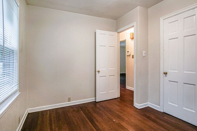 Building Photo - Inviting 3 Bedroom Home with Large Basement