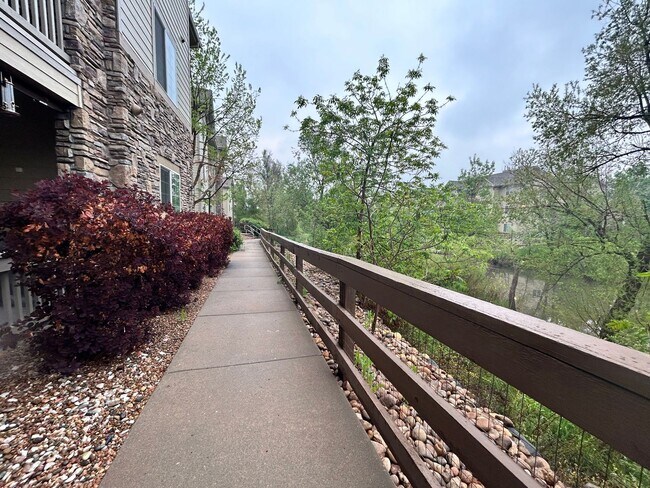 Building Photo - $0 DEPOSIT OPTION! LUXURIOUS 3BED/2BATH CONDO WITH MODERN UPGRADES