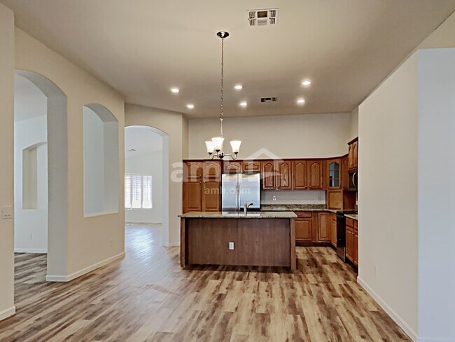 Building Photo - 3840 E Heather Ct