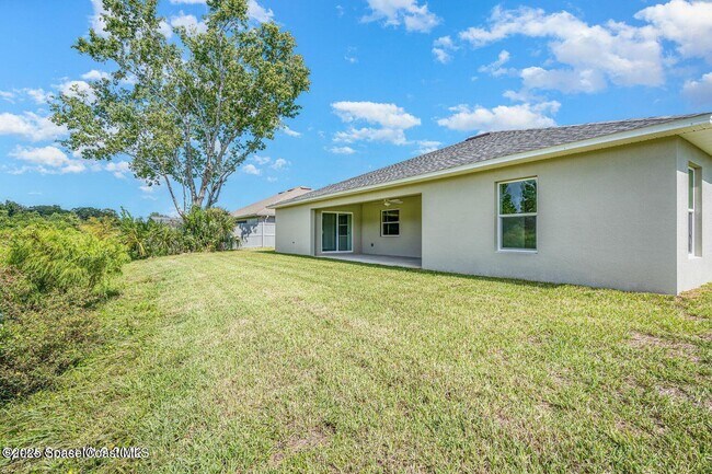 Building Photo - 2128 Arnold Palmer Dr