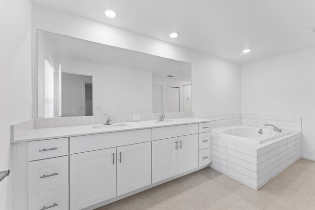 Building Photo - Absolutely stunning 3 BR /2.5 Bath / 2 Car Garage + LOFT townhome in ultra-modern and green-focus...