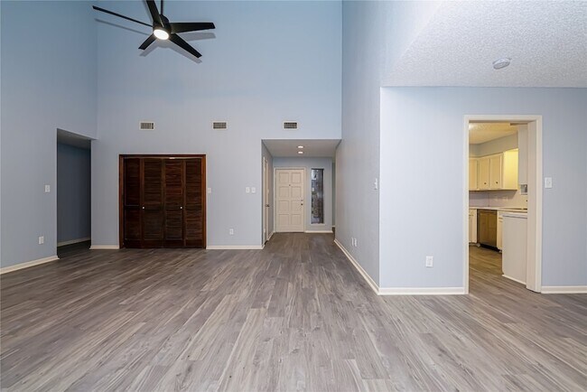 Building Photo - 2306 Wallingford Dr