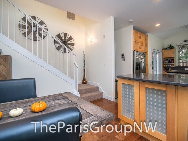Building Photo - Exceptional Kirkland TH – Gorgeous Upgrade...