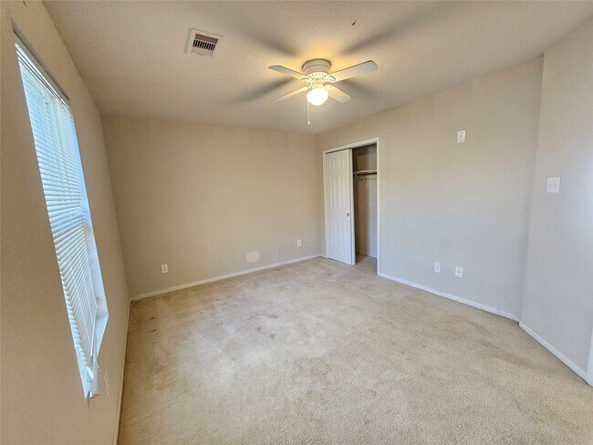 Building Photo - 11015 Walkup Way