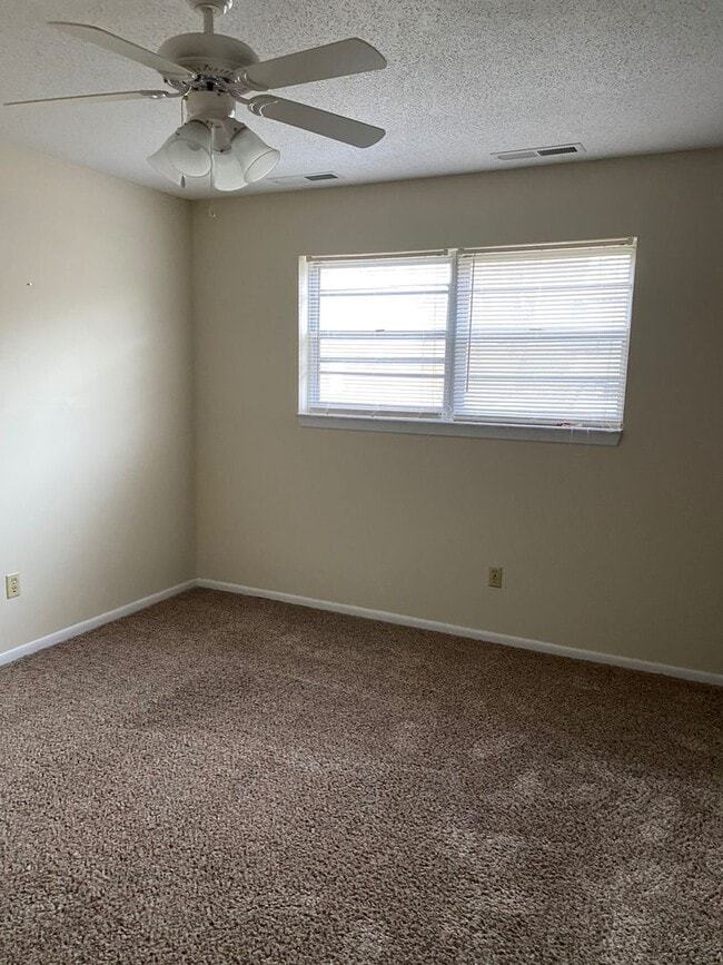 Building Photo - 4330 W Bethany Dr