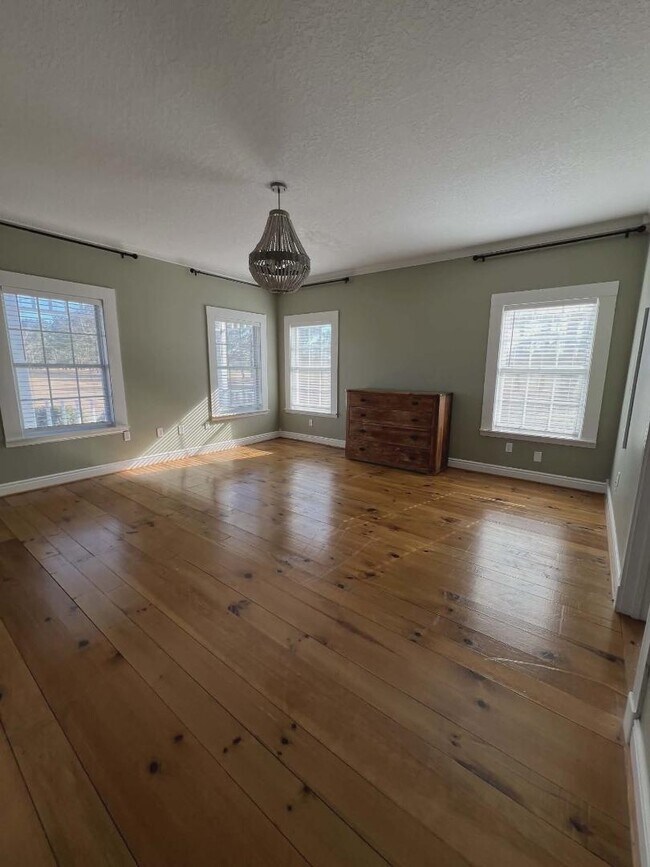 Building Photo - 515 Beaver Dam Rd