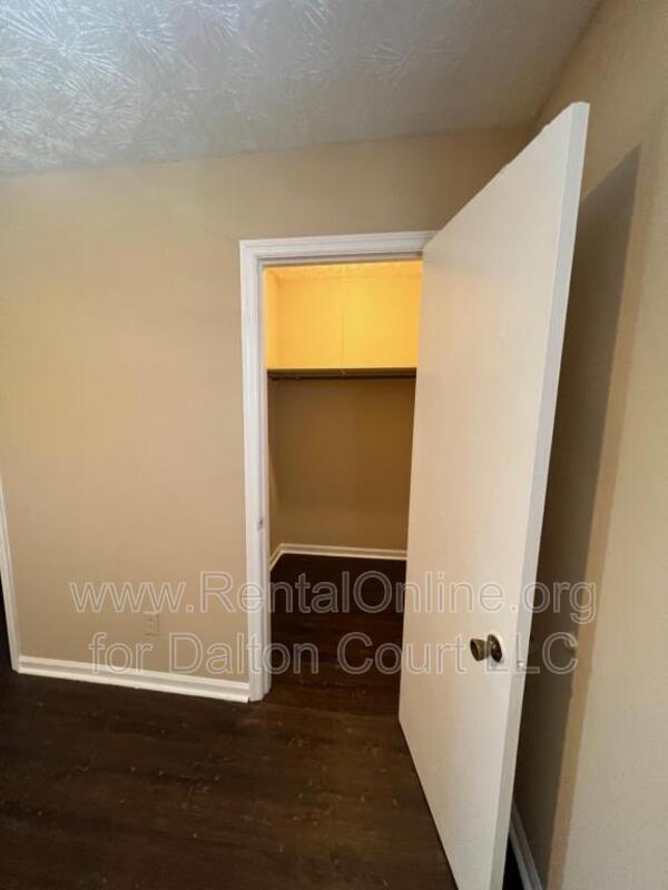 Building Photo - 1972 Cambridge Dr