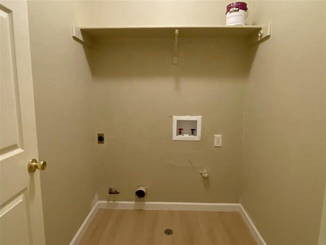 Building Photo - 5817 Miramonte Dr
