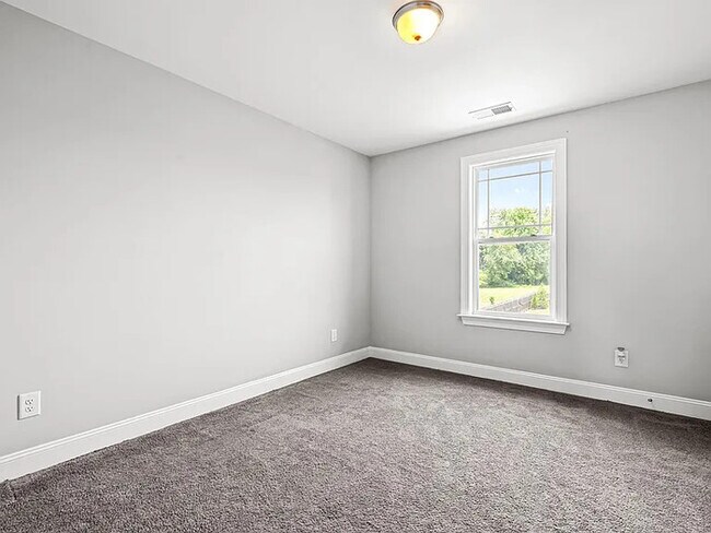 Building Photo - Lease OR Lease to Own