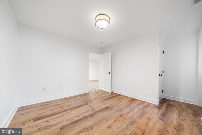 Building Photo - 2718 S June St