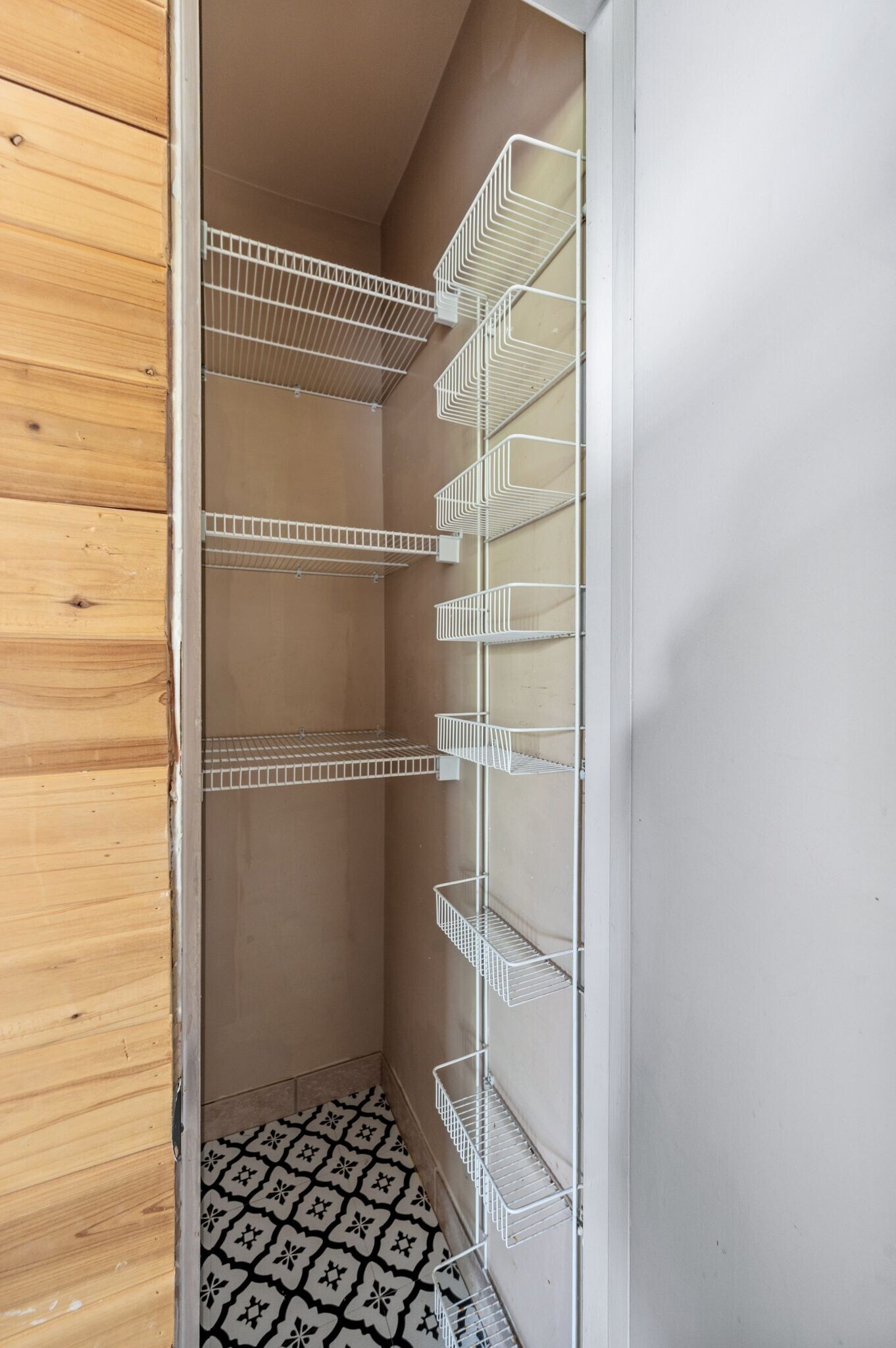 Pantry - 1112 Clifton Ln
