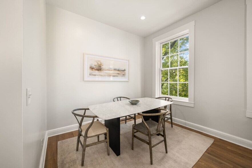 Building Photo - 1326 Broadway-SI ID1312458P