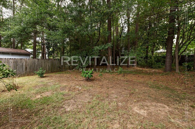Building Photo - Daphne 3BR/2BA + Bonus Den – Spacious, Stylish & Full of Charm!
