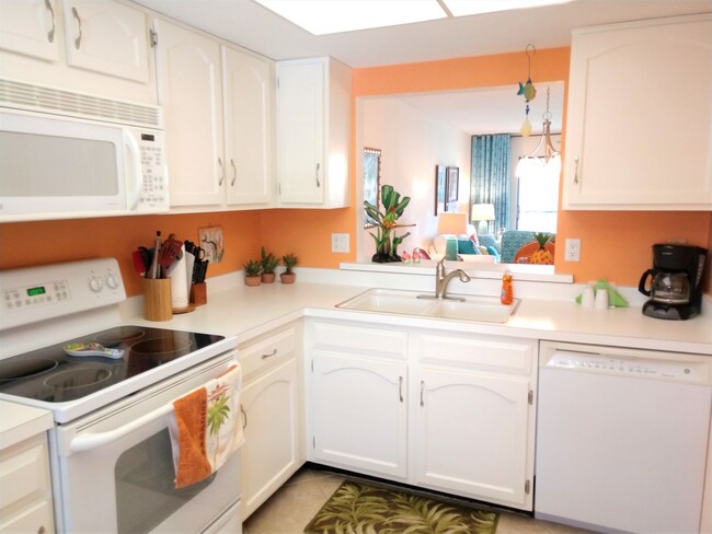 Building Photo - Seasonal Short-Term 2-Bedroom 2-Bathroom 2nd Floor Condo located at Mission Lakes!