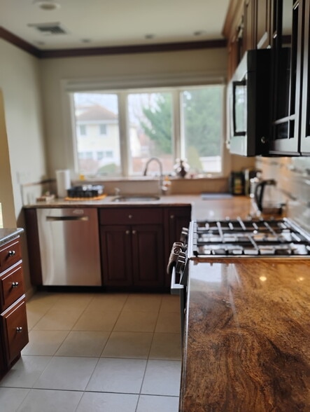 Building Photo - 9 Harris Pl