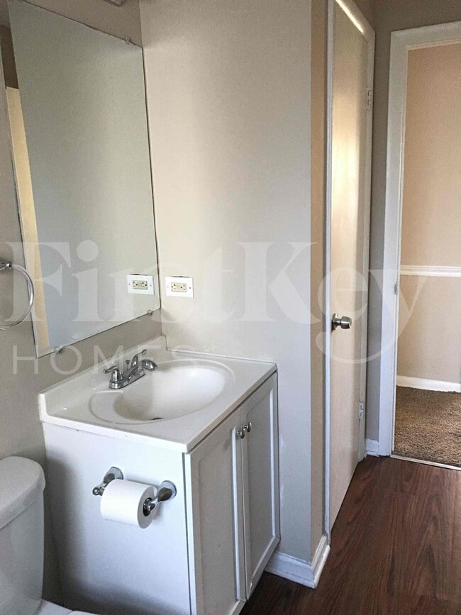 Building Photo - 752 W Hawley St