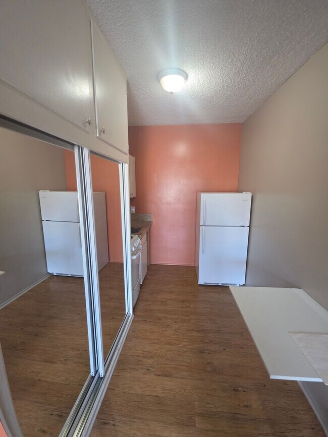 Building Photo - 13501 S Inglewood Ave