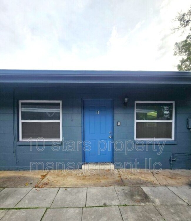 Building Photo - 3716 137th Ave N
