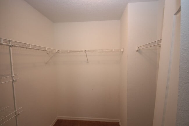 Building Photo - 3 bed, 2 bath, 2 car garage in Riverview