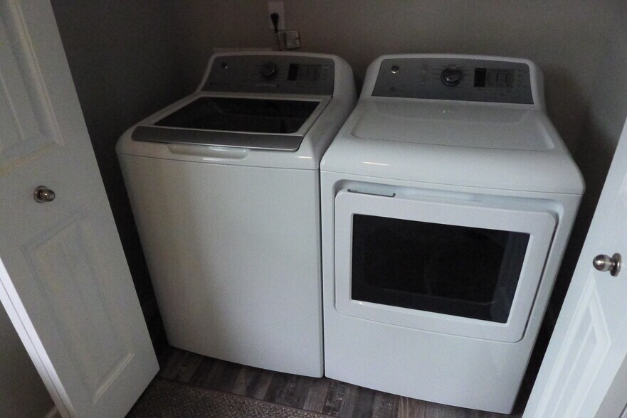 Laundry - 1136 R St